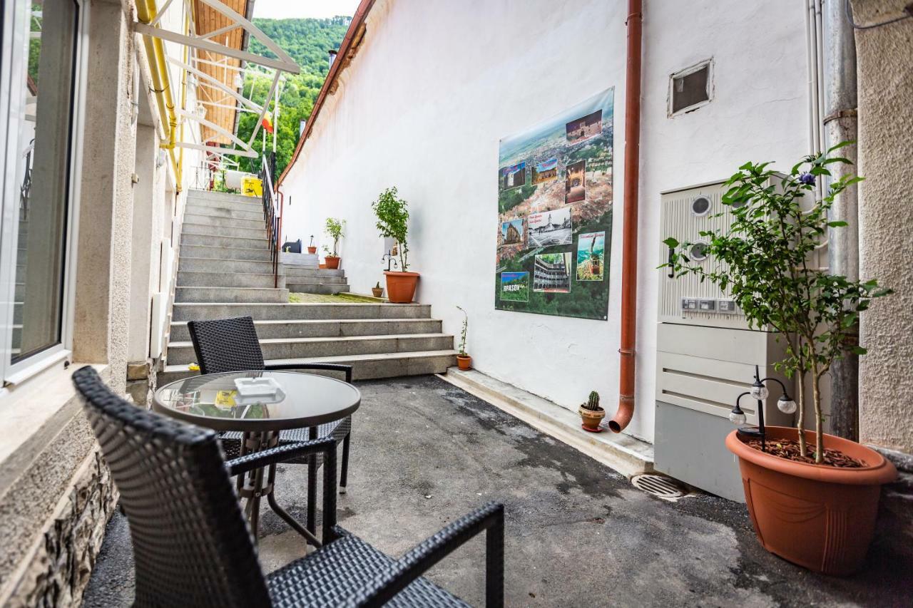 Central Apartment Braşov Buitenkant foto